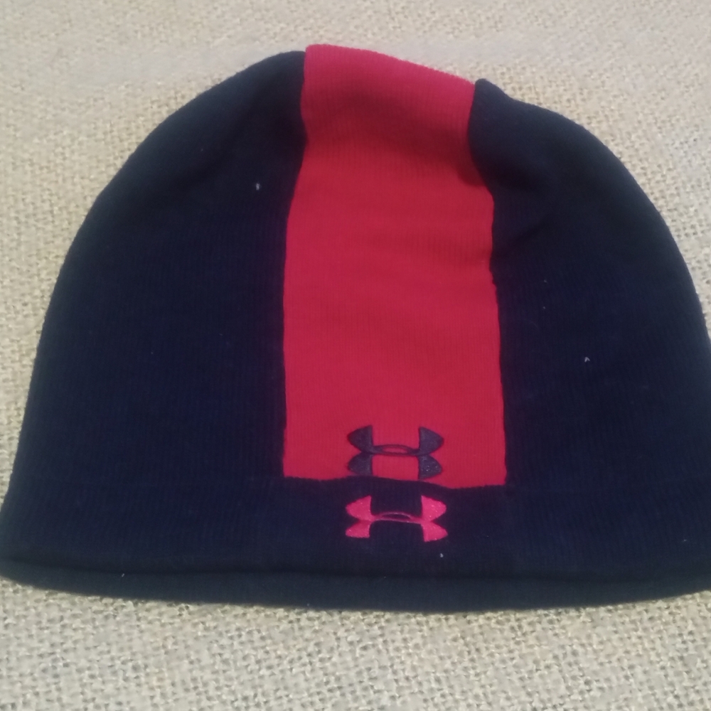 Under Armour Navy and Red Stripe Beanie
